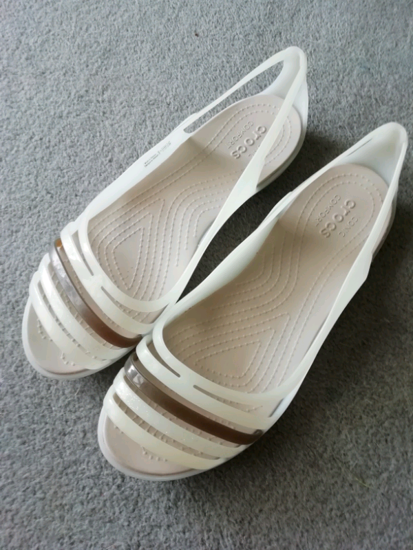 ladies crocs size 6